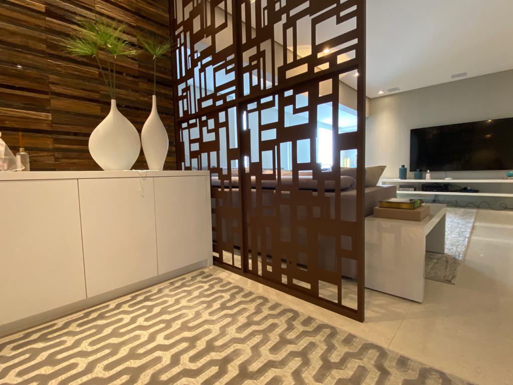 Painéis perfurados e ventilação cruzada